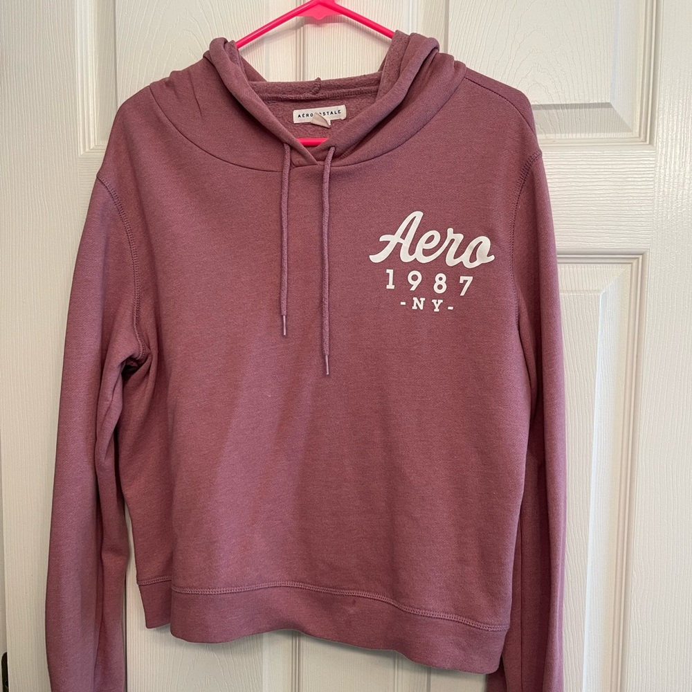 Great condition! Aero blush hooded crop sweatshirt